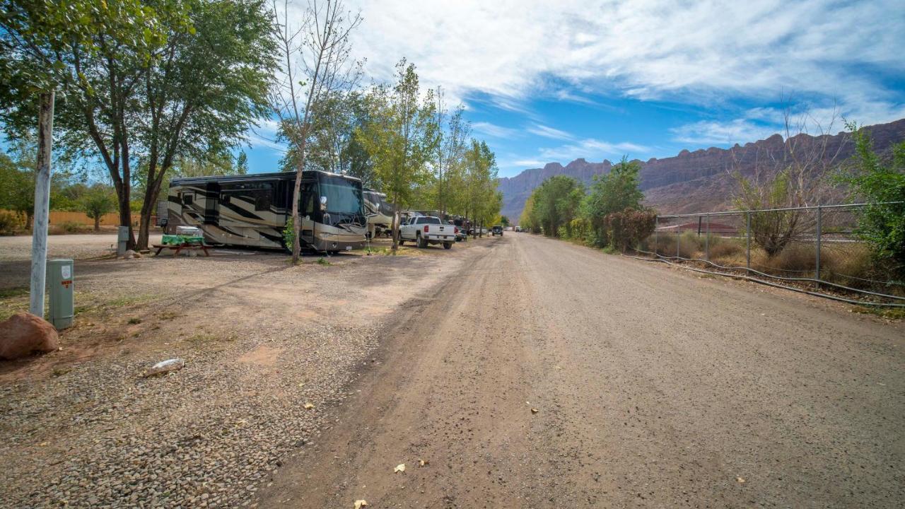 Outdoor Glamping Large Rv Setup Ok63 Apartment Moab Exterior photo